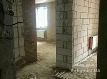 Шпаклевание стен и укладка плитки