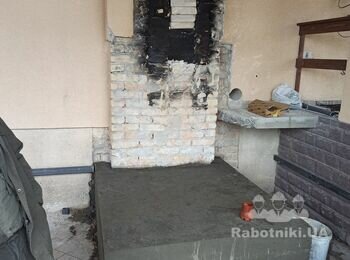 Нужно выложить кирпич под мангал