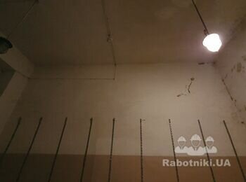 Смыть, очистить стены и потолок от побелки и остатков краски 110 кв.м.