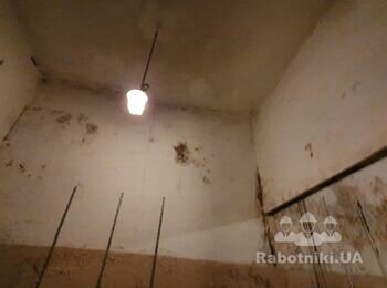 Смыть, очистить стены и потолок от побелки и остатков краски 110 кв.м.