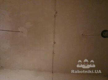 Смыть, очистить стены и потолок от побелки и остатков краски 110 кв.м.