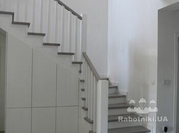 Обшивка бетонной лестницы деревом