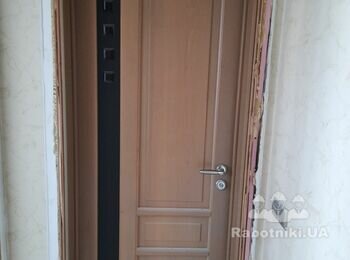 Реставрація дерев'яних міжкімнатних дверей.