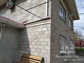 Утеплить пенопластом двух этажный дом .Площадь стен165кв.м..