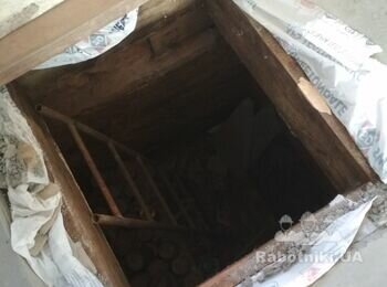 Установка и укрепление места под люк погреба