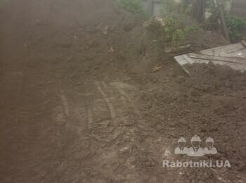 Продам чернозем 200 куб.м. Самовывоз. 100 грн куб.м.