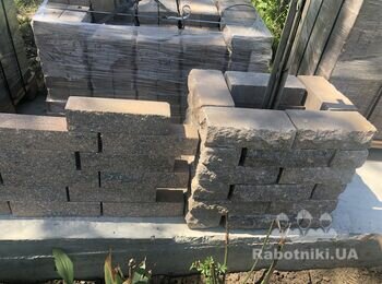 Мурування цегли фактурної скеля,стовпчики,прольоти під розшивку 2700шт