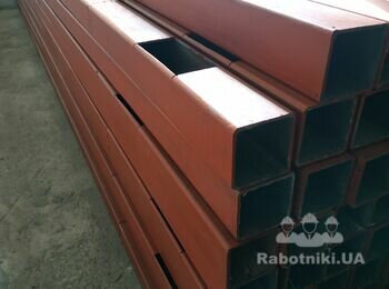 Погрунтовать столбы (профильные трубы) для забора второй раз