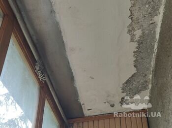 Ремонт потолка застекленного балкона