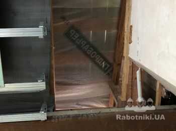 Выполнить монтаж чердачной лестницы