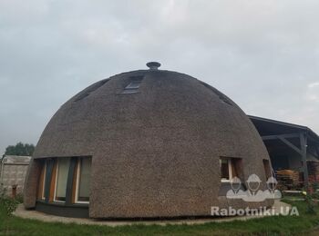 Нужна бригада специалистов по камышовой кровле. Строительная компания