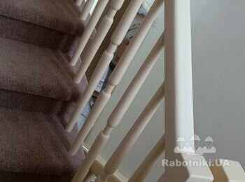 Изготовление деревянных перил в частном доме