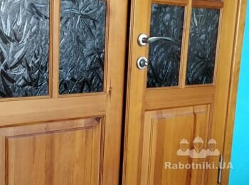 Паркет и деревянные двери. Перепокрыть лаком