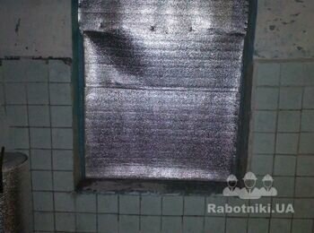 Утепление ворот на складе, заделывание щелей в стенах, заложить окно