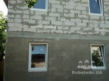 Фасад в частном доме .