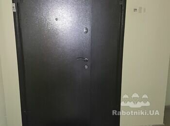 Тамбур перед квартирой (Киев)