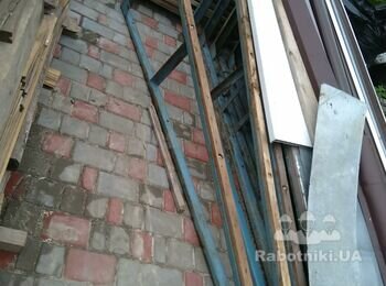 Монтаж навісу і козирка на будинок 26 кв. м.