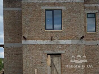 Сделать декоративный навес над крыльцом и по периметру дома