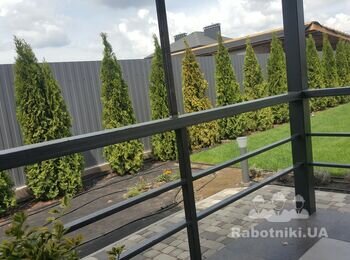 Монтаж поликарбоната, перила на террасу