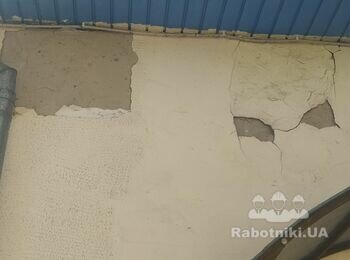 Частичный ремонт фасада и частичная замена пластиковой вагонки.