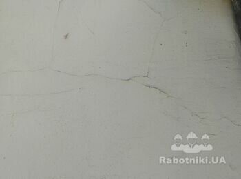 Частковий ремонт фасаду і часткова заміна пластикової вагонки.