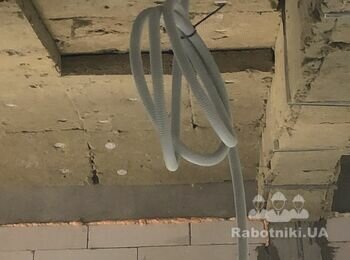 Устройство 1400 м/кВ гипсокартонных потолков и Армстронгом