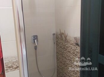 Ремонт душевой кабины без поддона