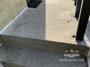 Потрібні фахівці з укладання лабрадориту і травертину