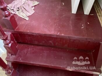 Циклевать лестницу, вскрыть лаком