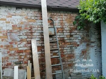 Укладання керамогранітної плитки на цоколя будинку