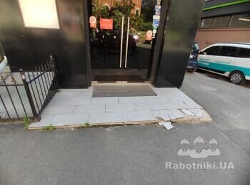 Демонтаж старой и укладка новой плитки