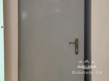 Кладка и штукатурка перестенка, установка двери в перестенок