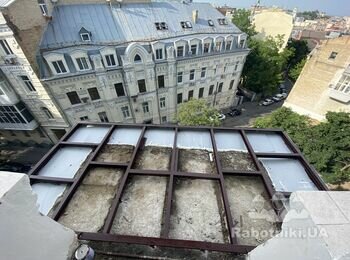 Стяжка підлоги на балконі