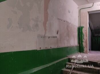Утеплення стіни під'їзду