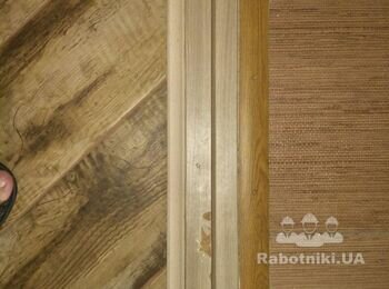 Заміна лутки (нижня частина дверної коробки) у ванній кімнаті