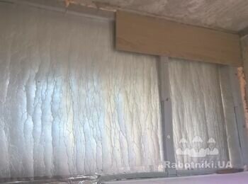 Сформировать стяжку под теплый пол и положить плитку