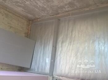 Сформировать стяжку под теплый пол и положить плитку