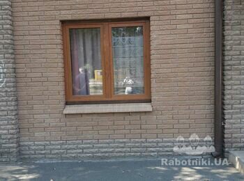 Установка вхідних дверей металпастікове