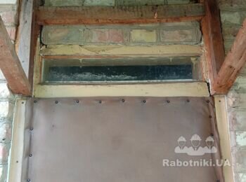 Встановити вхідні двері