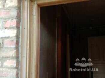 Встановити вхідні двері
