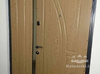 Тамбур перед квартирой (Киев)