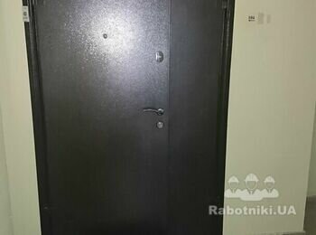 Тамбур перед квартирой (Киев)