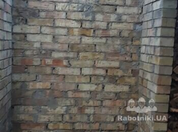 Декоративный водопад по каменной стене