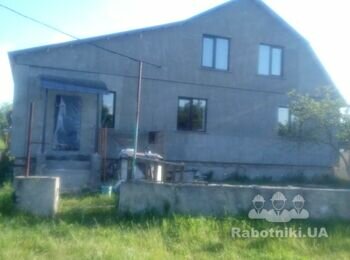 Потрібні майстри для зашивання звисів покрівлі.