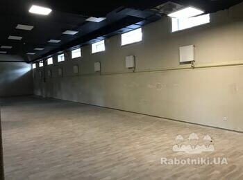 Потрібні 2 маляри з своїм пульвелізатором