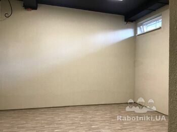Потрібні 2 маляри з своїм пульвелізатором