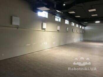 Потрібні 2 маляри з своїм пульвелізатором
