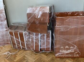 Потрібні вантажники 4-6 людини .