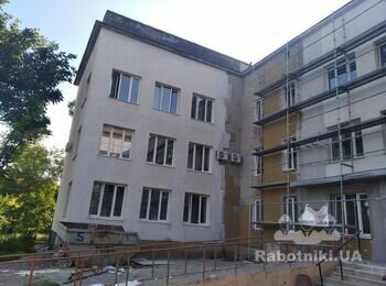 Потрібні люди терміново закінчити фасад