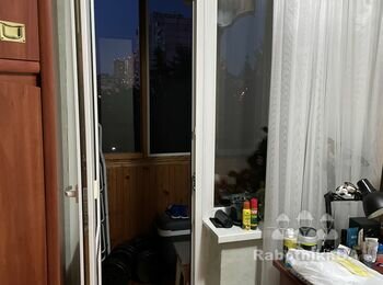 Переклейка обоев в комнате 9-10 кв. м
